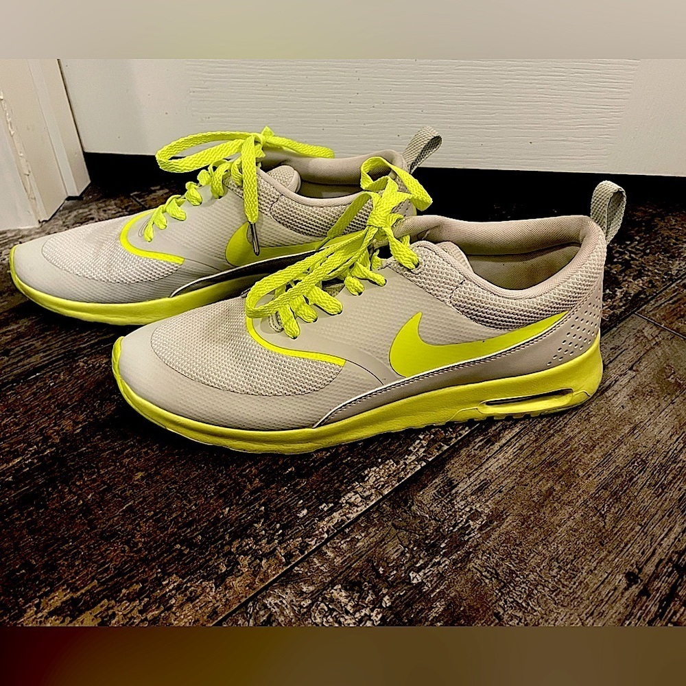 Nike Gray and Yellow Low-Top Sneakers EUC
